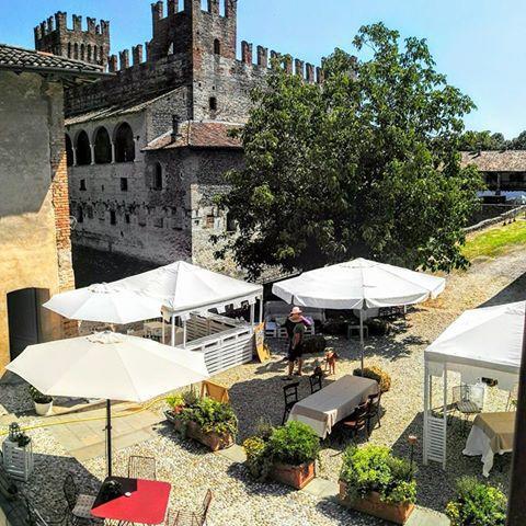Locanda Dei Nobili Viaggiatori Cavernago Exterior photo